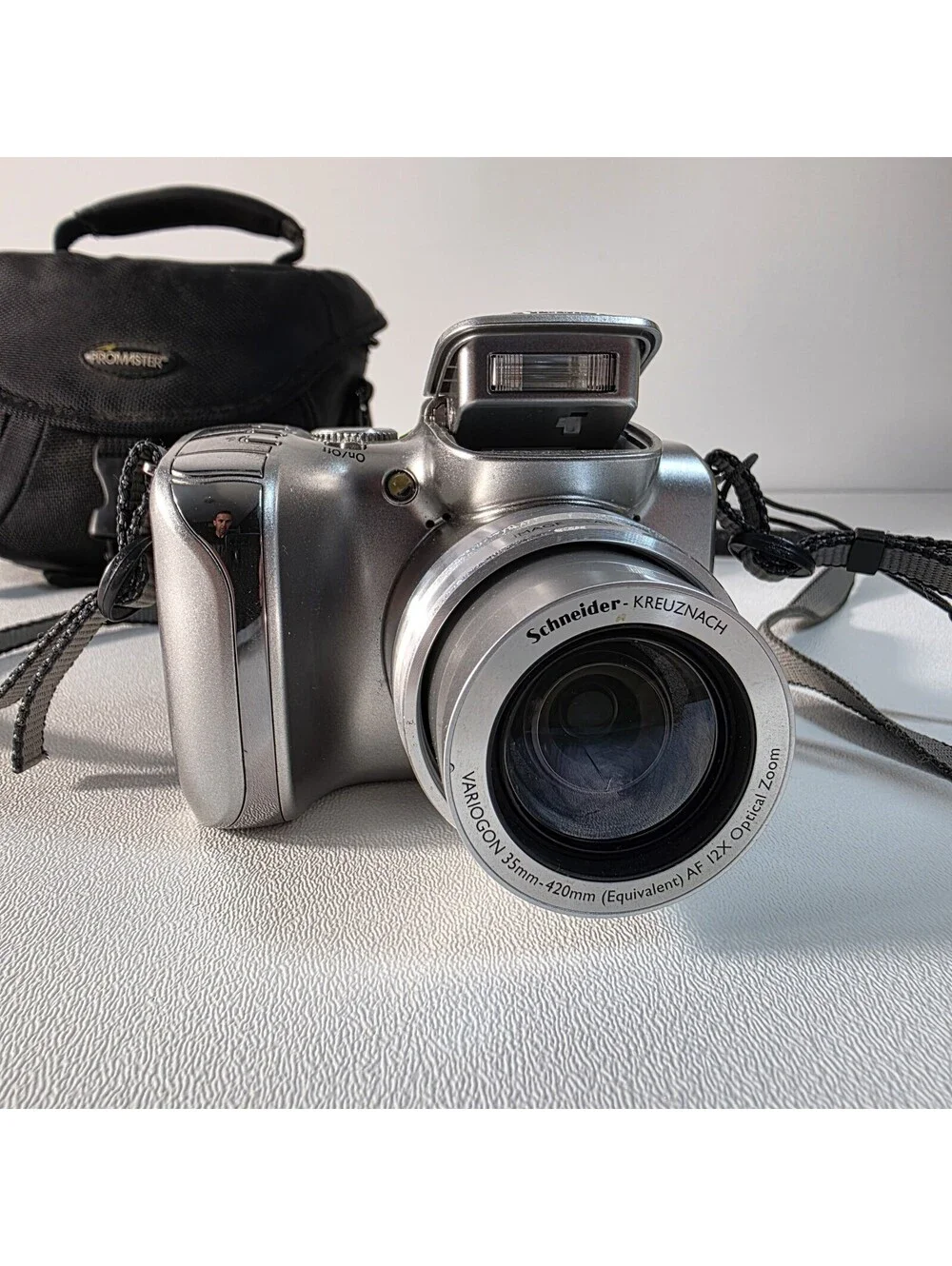 Kodak EasyShare Z612 6.1MP Digital Camera Silver FOR PARTS NO FLASH
